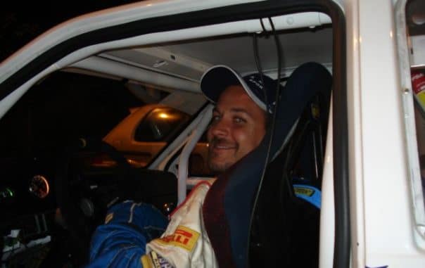 Stéphane Brunier à bord de sa voiture de course