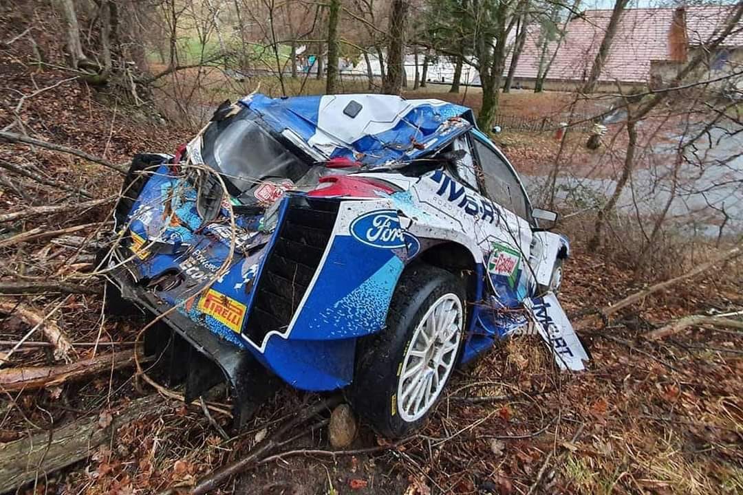La Ford Fiesta WRC de Teemu Suninen après son crash dans l'ES1 du Rallye Monte-Carlo 2021