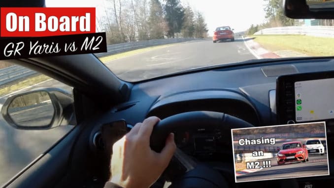 une Toyota GR Yaris chasse une BMW M2